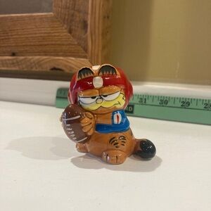 Vintage Enesco Garfield The Cat With Football Ceramic Figurine 2.5" Tall